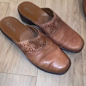 Clark Laser Cut Leather Mules Comfort Shoes Clogs 9 1/2